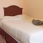 The Hotel Tudor Inn